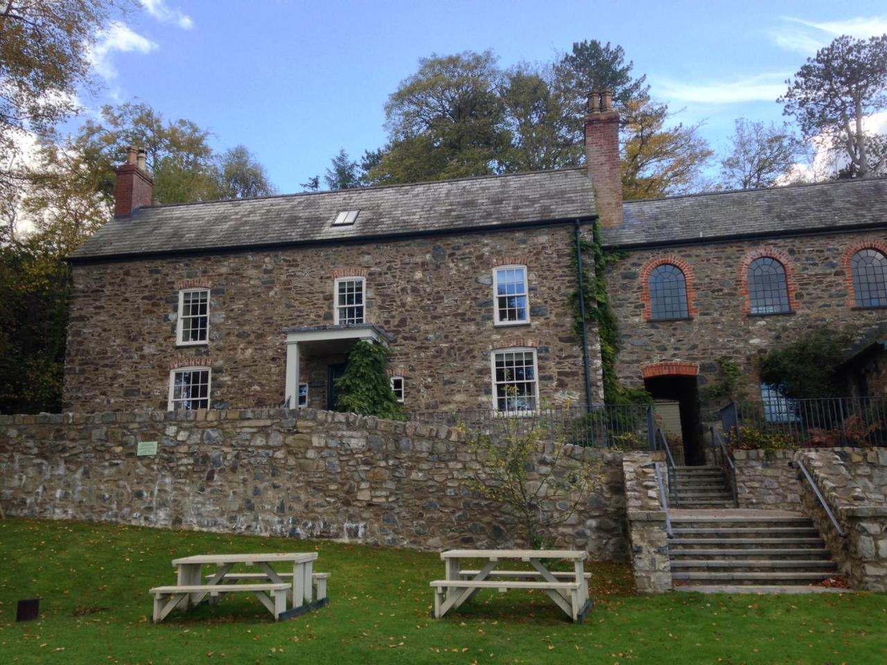 The Farmhouse At Bodnant Welsh Food Conwy Exterior photo